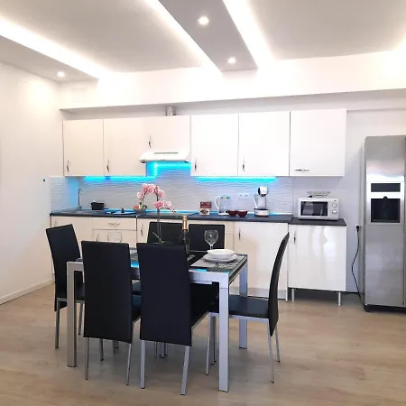 Unique, 3 Bedrooms Directly On The Sea, Free Wifi And Ocean View Playa de las Américas